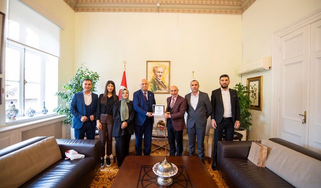 Soyer’e destek ziyaretleri