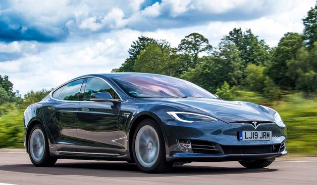 Tesla, Otomatik Direksiyon Sorunu Nedeniyle Çin'de 1.6 Milyon Aracı Geri Çağırıyor!
