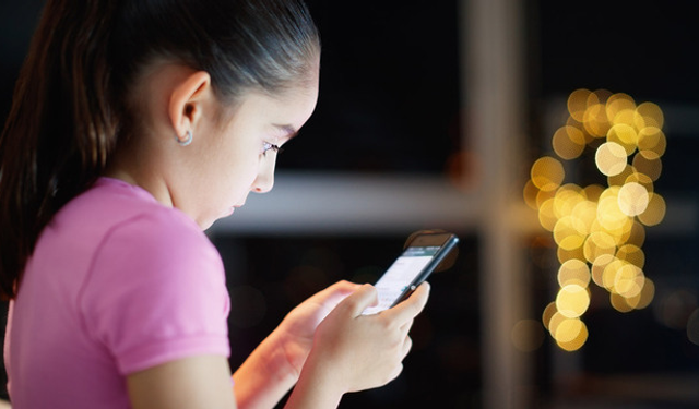 Instagram platformda fazla vakit geçiren genç kullanıcılarına ‘Artık uyu’ diyecek