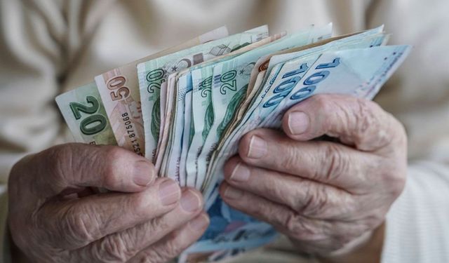 Emeklilere 6.000 TL ikramiye verilecek! Resmen onaylandı: İşte ödeme tarih ve tablosu