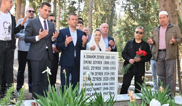 CHP Genel Başkanı Özel, Başkan Zeyrek İle Manisa’da Kabir Ziyaretleri Yaptı
