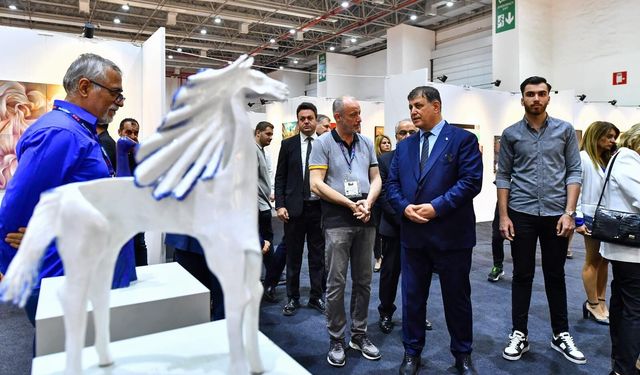 İzmirliler'den Sanat ve Antika Fuarı’na Yoğun İlgi