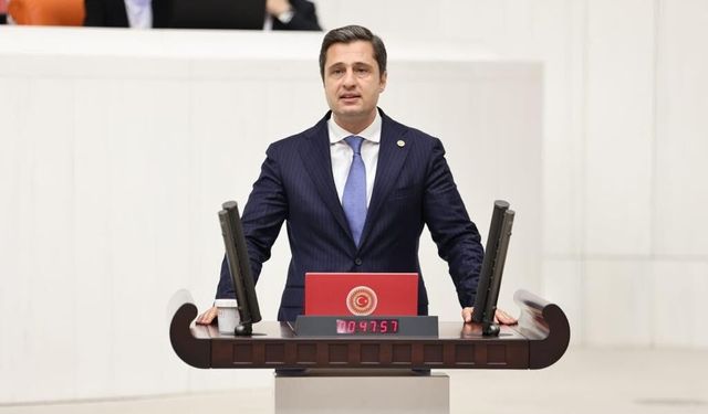 CHP’li Yücel: “Emekliyi 10 bin liraya mahkum edenler, utanmadan 2024’ü ‘emekli yılı’ ilan ettiler!” 
