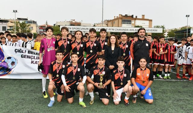 Çiğli’de “19 Mayıs Futbol Turnuvası” Heyecanı Sona Erdi 
