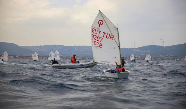Başkan Denizli, Çeşme’de Yelken Yarışlarını Başlattı 