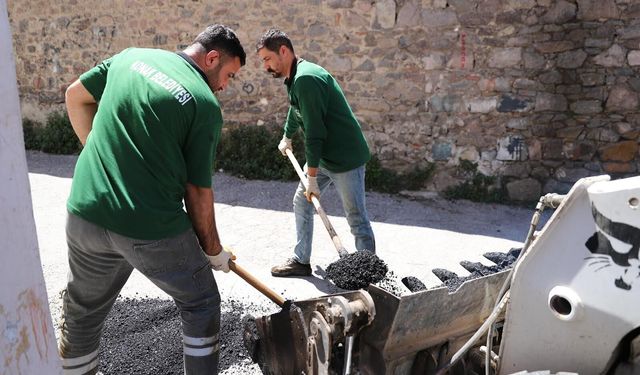 Konak’ta Yol ve Kaldırım Çalışmaları Hız Kesmeden Sürüyor