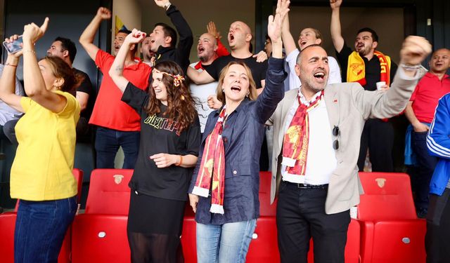 Başkan Mutlu Göztepe’nin Süper Lig Coşkusuna Ortak Oldu