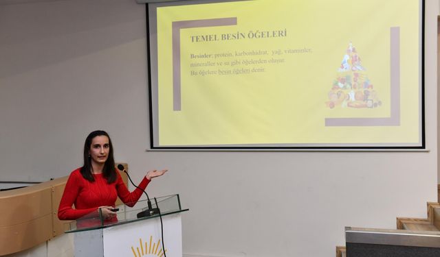 Çiğlili Sporseverler Sağlıklı Beslenme Seminerinde Buluştu 