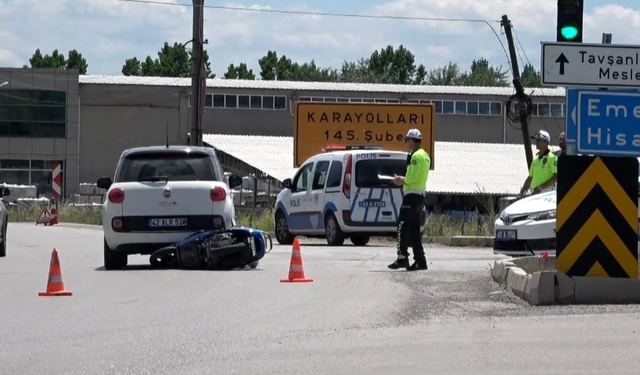 Kütahya'da trafik kazası: Motosikletle otomobil çarpıştı!