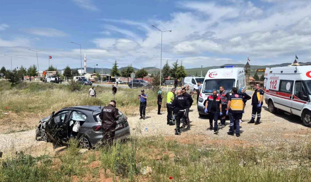 Uşak'ta trafik kazası: 1 kişi öldü, 2 yaralı var!