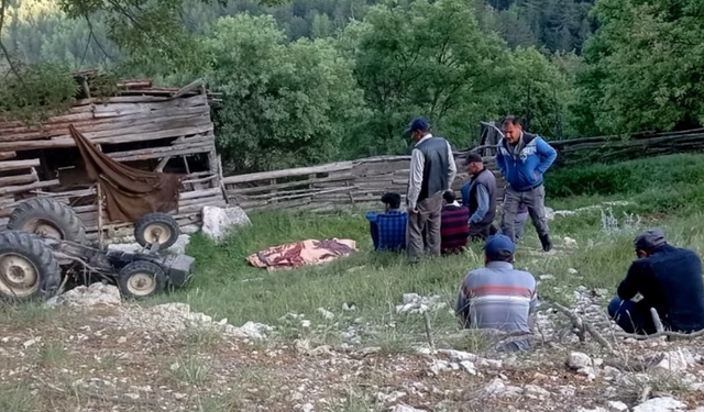 Kütahya'da traktörün altında kalan sürücü hayatını kaybetti!