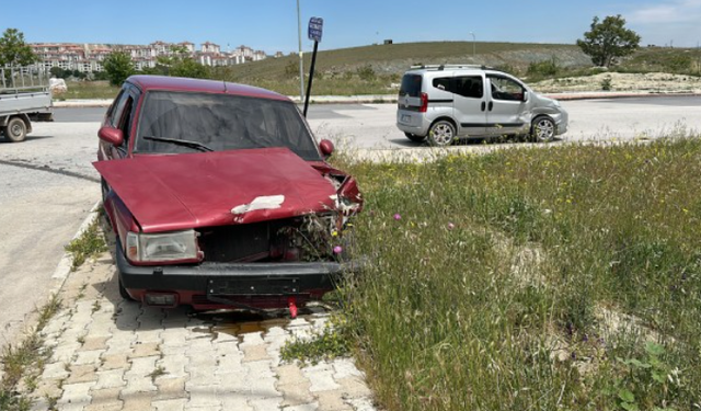 Kütahya'da 15 yaşındaki kız çocuğu kullandığı araçla kaza yaptı! Çok sayıda yaralı var