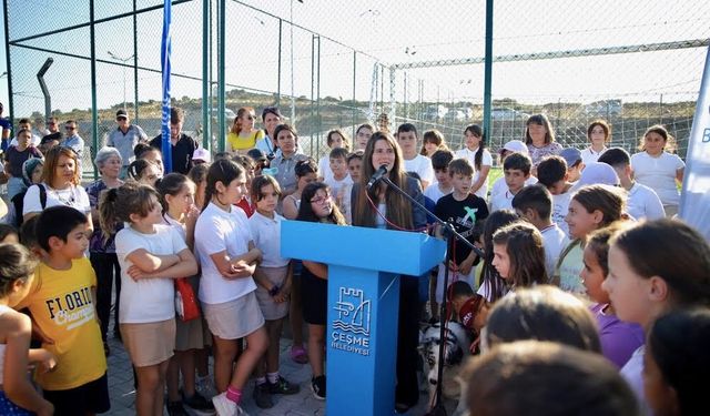 Başkan Denizli Çeşme’de ‘Çocuk Oyun Alanı ve Spor Kompleksi̇’nin Açılışını Gerçekleştirdi. 