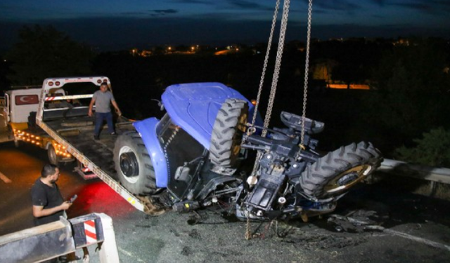 Uşak'ta trafik kazası: 2'si çocuk 5 kişi yaralandı!