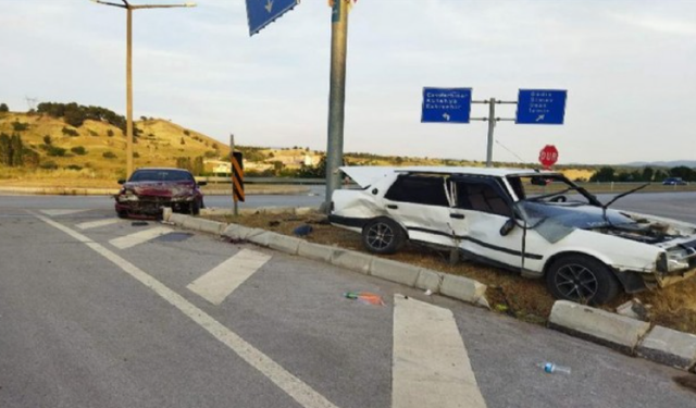 Kütahya'da otomobiller çarpıştı: Yaralılar var!
