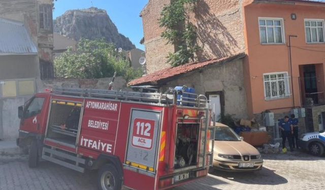 Afyonkarahisar'da çocuk oyun oynarken yangın çıkardı!