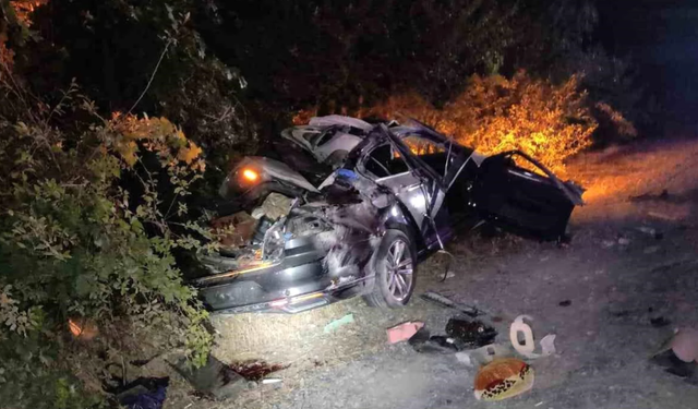 Afyonkarahisar'da tırla otomobil çarpıştı: Çok sayıda ölü ve yaralı var!