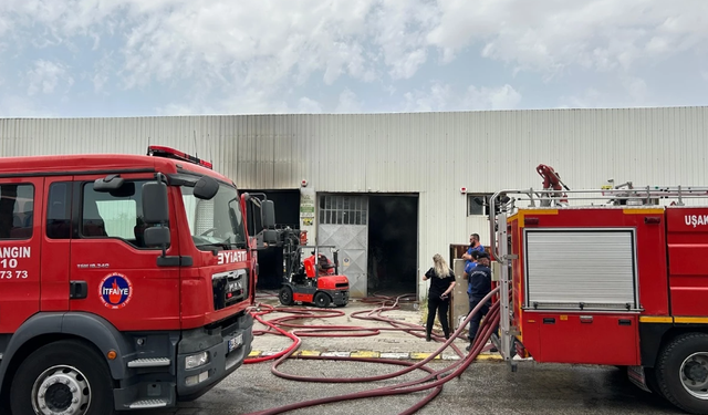 Uşak'ta tekstil fabrikasında yangın çıktı!
