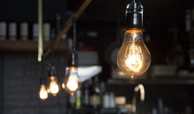 İzmir’de 8 Mart Elektrik Kesintileri: Buca, Karşıyaka, Karabağlar ve 13 İlçede Işıklar Sönecek