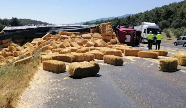 Denizli- Manisa yolunda korkutan kaza: Tır devrildi, yol ulaşıma kapatıldı!