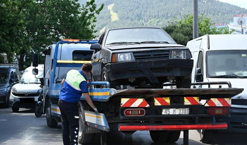Manisa’da sahipsiz hurda araçlar kaldırılıyor!