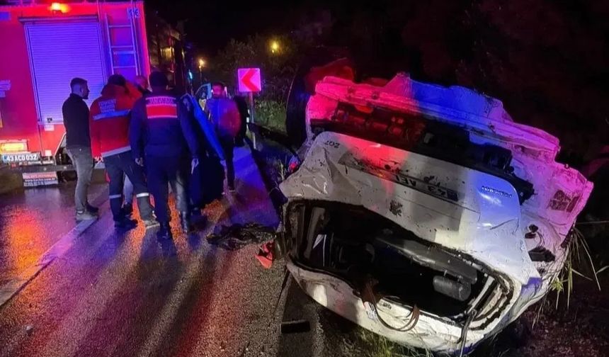 Kütahya'da otomobil takla attı: Yaralılar var!