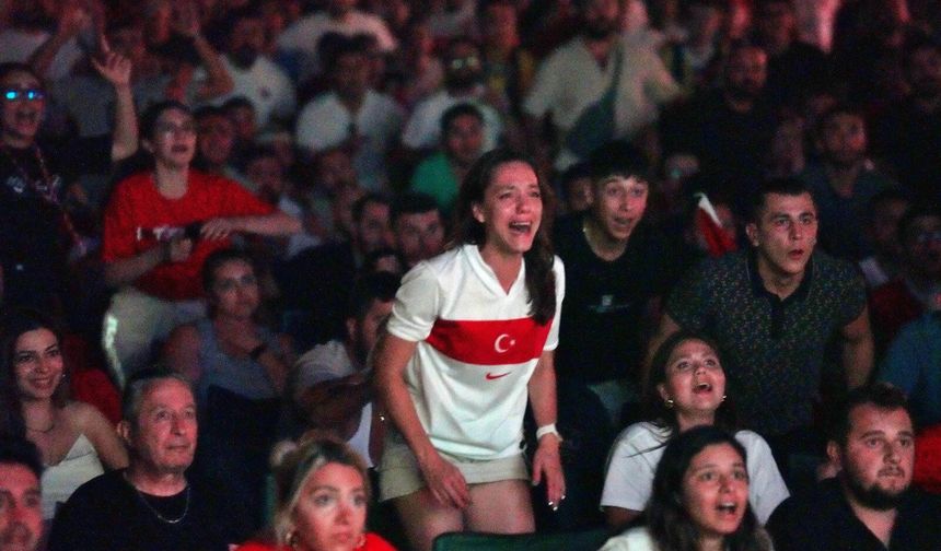 İzmir'de Dünya Kupası heyecanı: Farklı noktalarda dev ekranlar kurulacak!