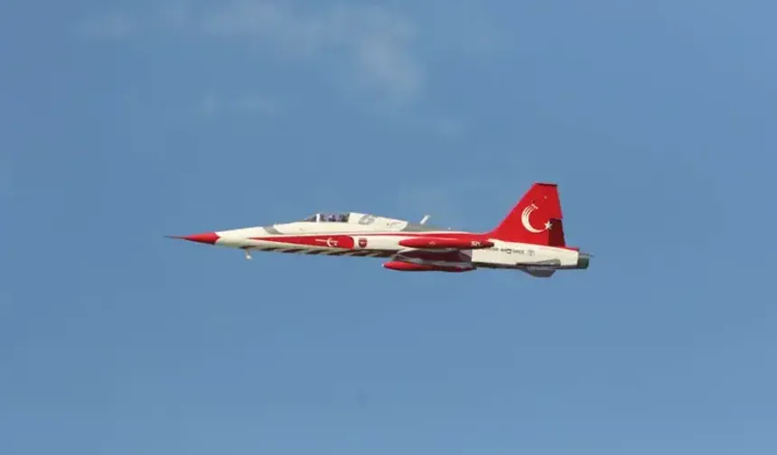 SOLOTÜRK gösterisi İzmir Çiğli'de coşkuyla izlendi!