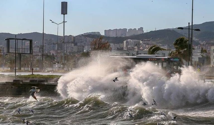 İzmir'de yarın fırtına bekleniyor: Saat verildi!