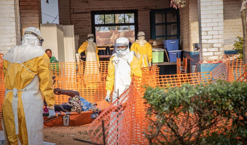 Fransa'da ebola alarmı: Doktorda ebola vakası görüldü!