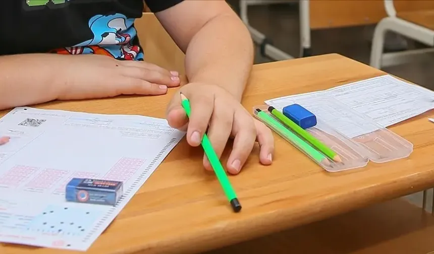 Cuma günü okullar tatil edildi: Duyuru yapıldı!
