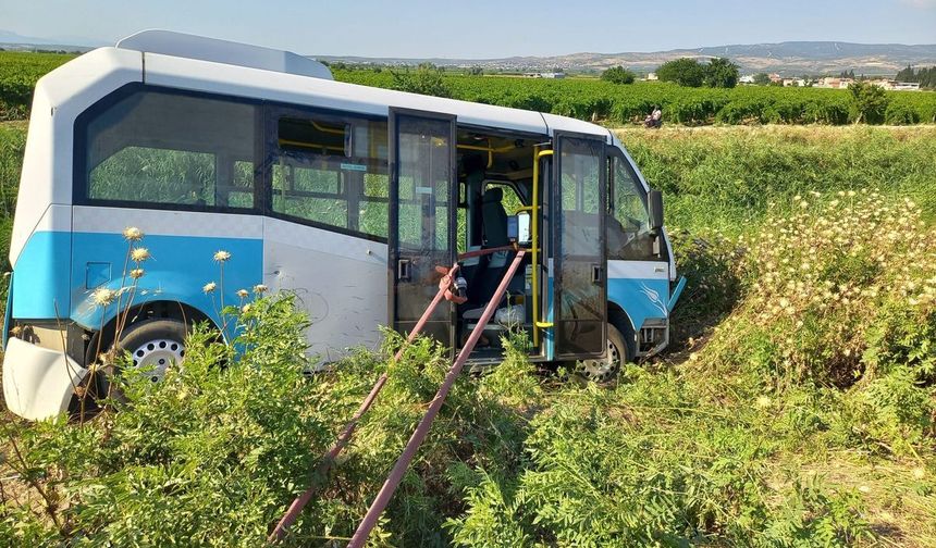 Manisa'da halk minibüsü kaza yaptı: 1'i ağır 6 yaralı var!