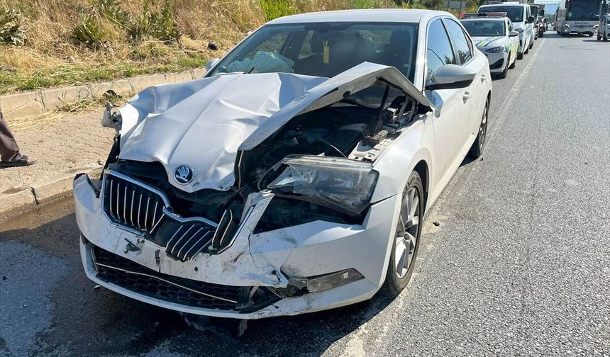 Uşak’ta zincirleme kaza: 1’i çocuk 4 kişi yaralandı!