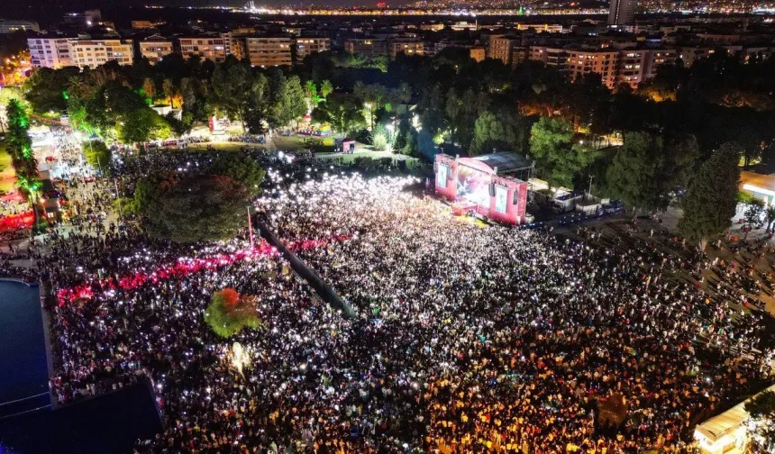 95. İzmir Enternasyonal Fuarı için Çim Konserleri'nde sahne alacak sanatçılar belli oldu!
