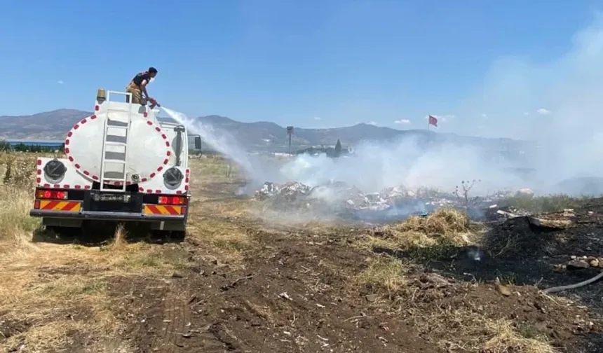 Manisa'da korkutan yangın: Akaryakıt istasyonunu tehdit etti!