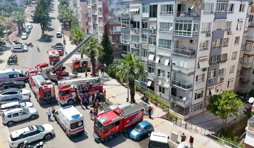 İzmir Karabağlar'da 7 katlı apartmanda yangın: 2 kişi hastaneye kaldırıldı!