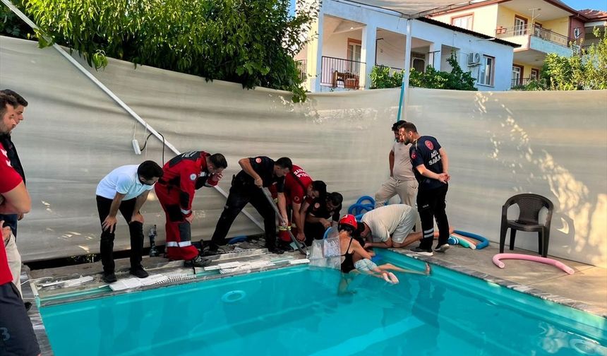 Muğla'da 4 yaşındaki çocuk havuzda sıkıştı: Ekipler zamanla yarıştı!