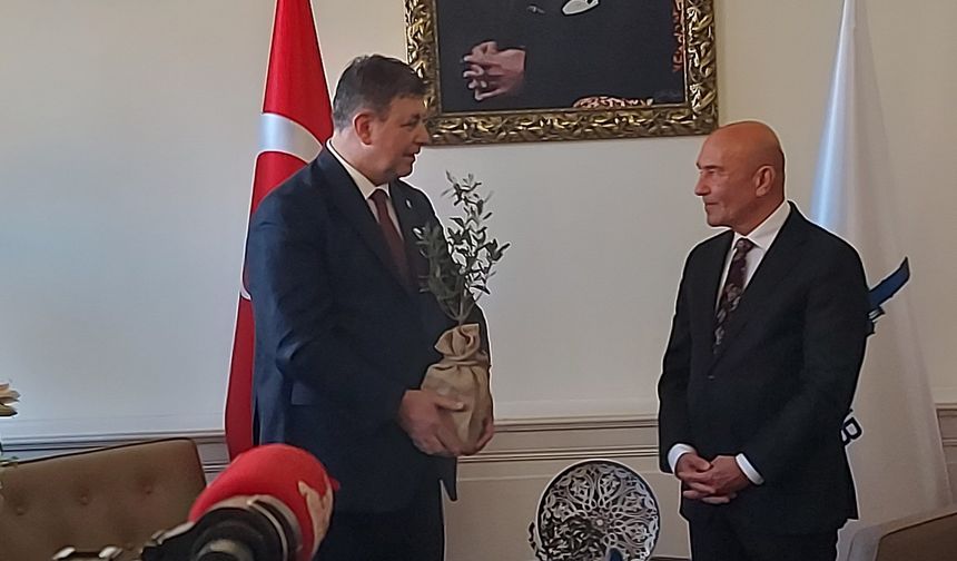 İzmir Büyükşehir Başkanı Tugay, görevi devraldı: Halkın bize verdiği kredinin hakkını çok çalışarak vereceğiz