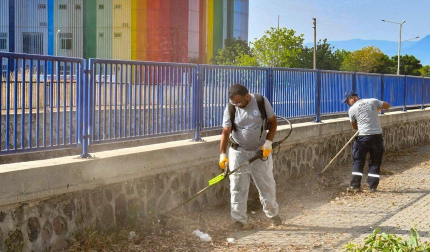 Çiğli Belediyesi Dip Bucak Temizlik Gerçekleştirdi 