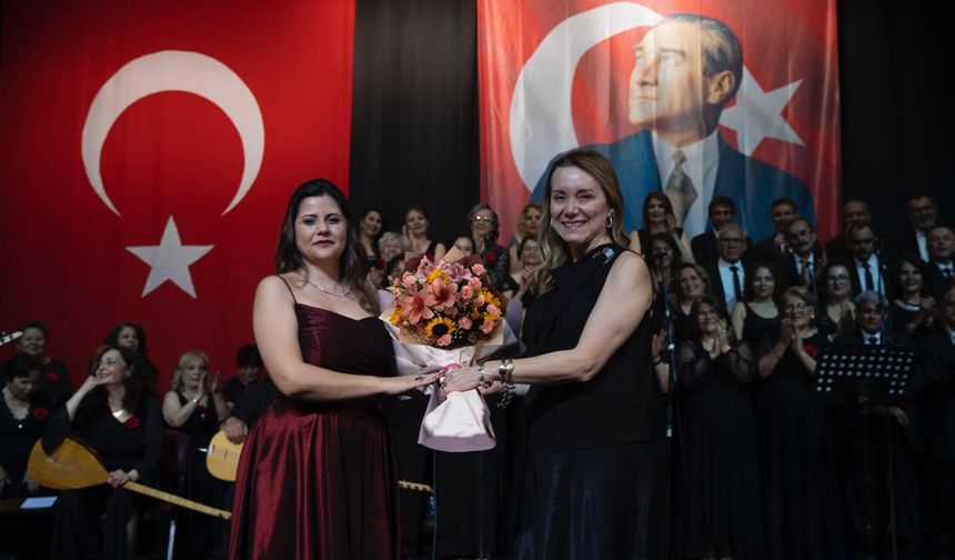 Ege’nin Türküsü Konak’ta Yankılandı 