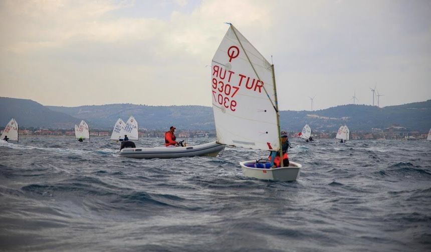 Başkan Denizli, Çeşme’de Yelken Yarışlarını Başlattı 