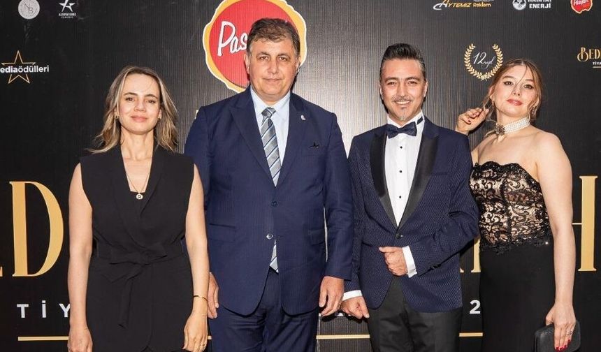 Başkan Tugay'a “Sanata Destek” Ödülü 