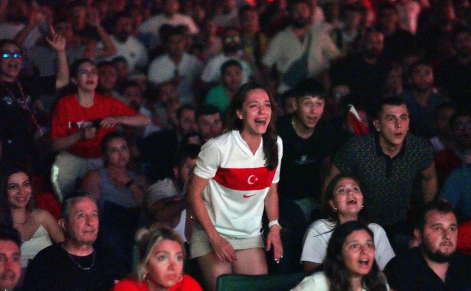 İzmir'de Dünya Kupası heyecanı: Farklı noktalarda dev ekranlar kurulacak!