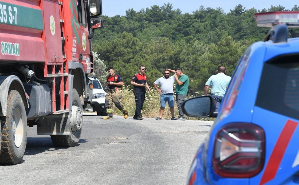 İzmir Urla'da orman yangını alarmı: Havadan ve karadan müdahale edildi!