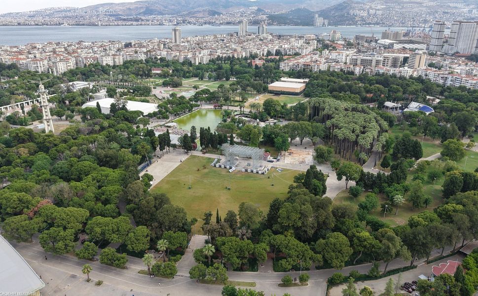 İzmir'de Kültürpark’ta yeni dönem: 16 bin kişilik Zeytin Sahne hizmete açıldı!