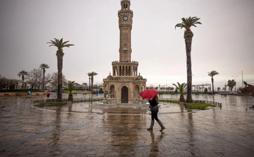 İzmir'e kuvvetli yağış uyarısı: Yarın dikkat! Ödemiş, Kiraz, Beydağ, Tire...