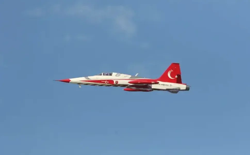 SOLOTÜRK gösterisi İzmir Çiğli'de coşkuyla izlendi!