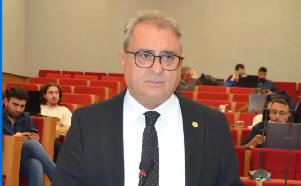 İzmir'de CHP'den peş peşe istifa: Meclis Üyesi Erdal Karagöz istifa etti!