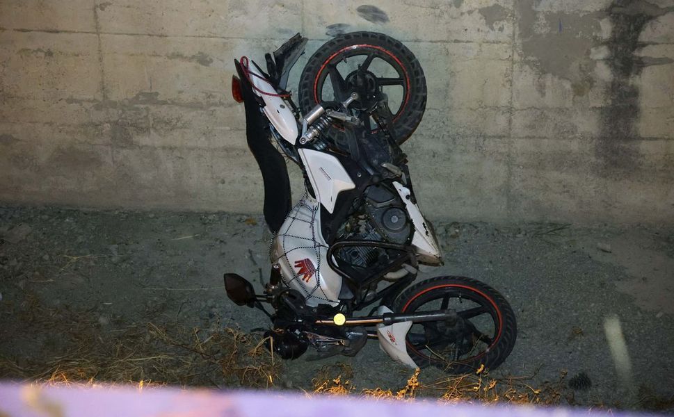 İzmir Bornova'da feci kaza: 29 yaşındaki sürücü hayatını kaybetti!