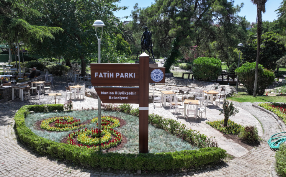 Vatandaş seçti, Manisa uyguladı: Park tabelaları yenilendi!